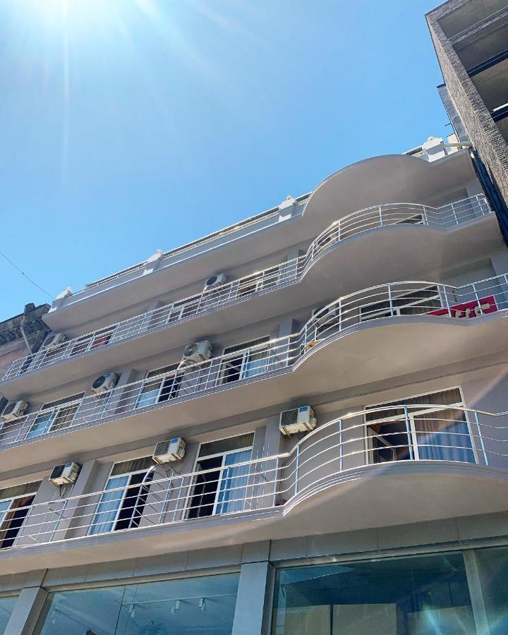 Prestige Hotel Batumi Esterno foto