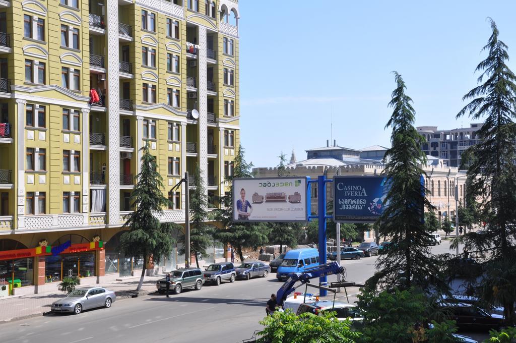 Prestige Hotel Batumi Esterno foto