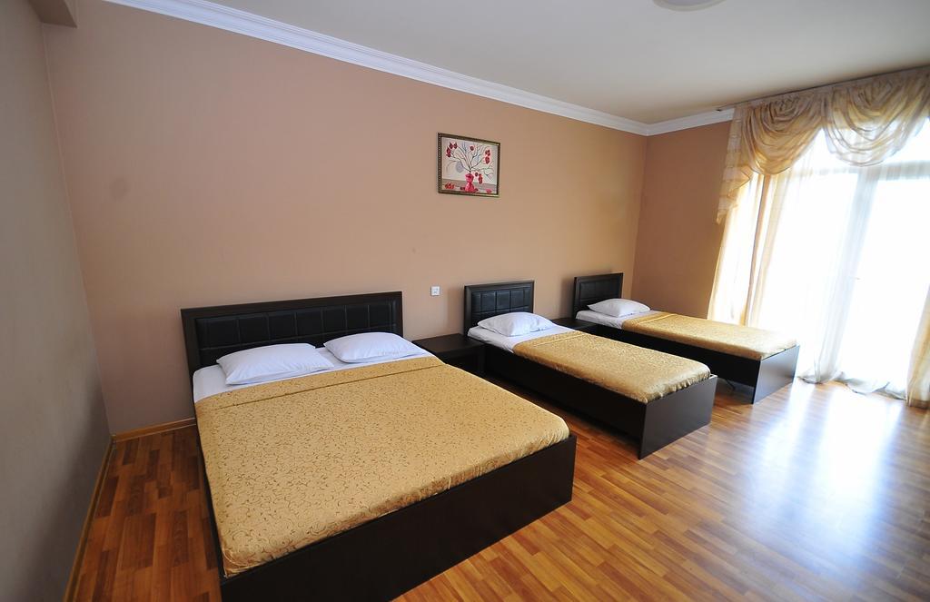 Prestige Hotel Batumi Esterno foto