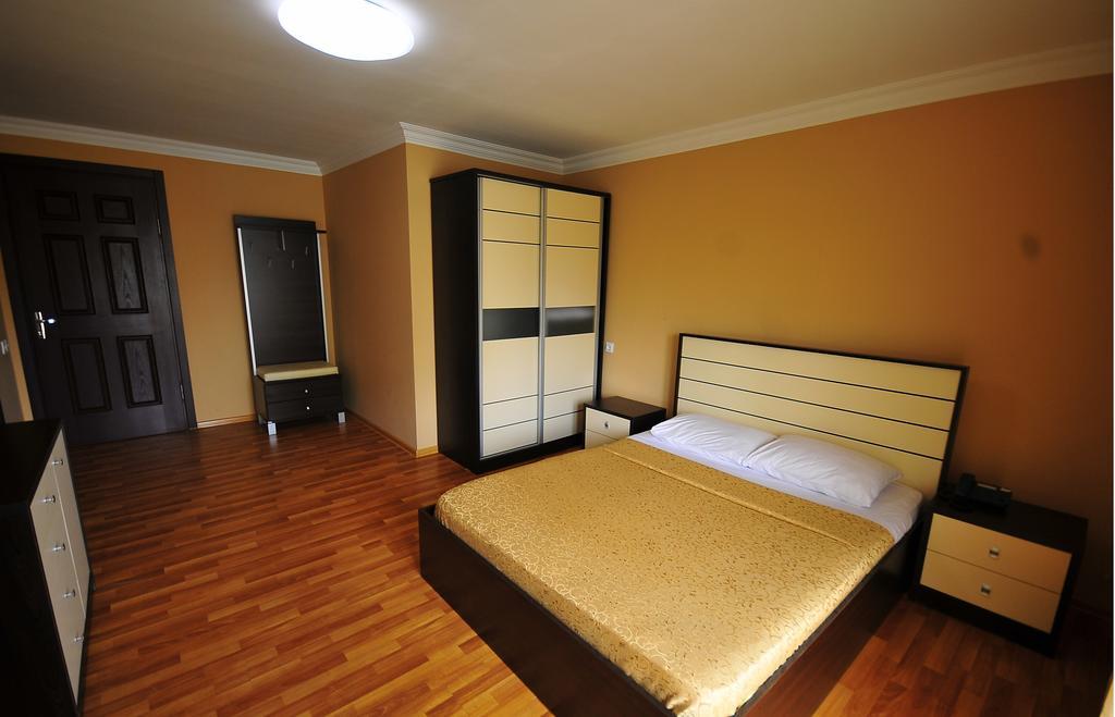 Prestige Hotel Batumi Esterno foto