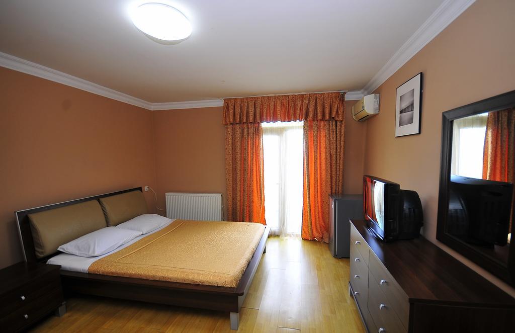 Prestige Hotel Batumi Esterno foto