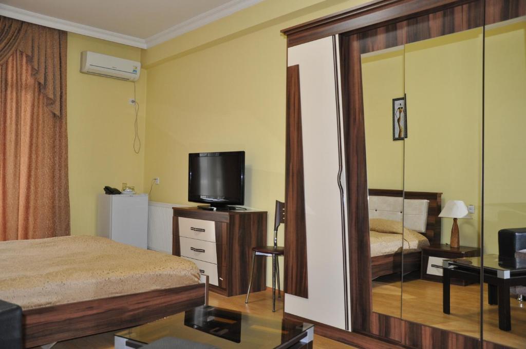 Prestige Hotel Batumi Esterno foto